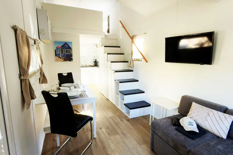Business (Tiny Heating V) von Rolling Tiny House – Innenansicht