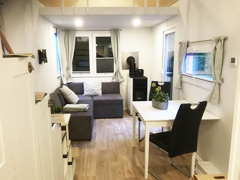 Business (Tiny Heating V) von Rolling Tiny House – Innenansicht