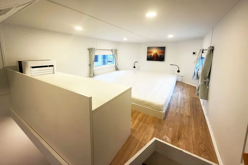 Business (Tiny Heating V) von Rolling Tiny House – Innenansicht